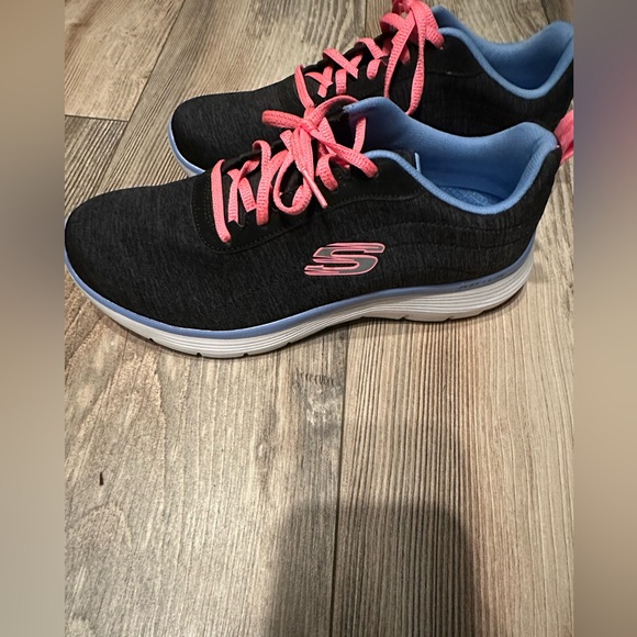 Women’s SKECHERS Flex Appeal Sneakers - Picture 4 of 13